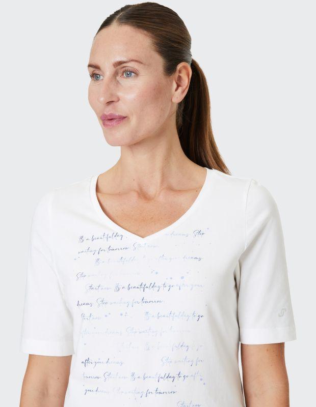 Joy Sportswear T-Shirt ARIA T-Shirt mit V-Ausschnitt und sanftem Schrift-Print Riesige Ersparnisse