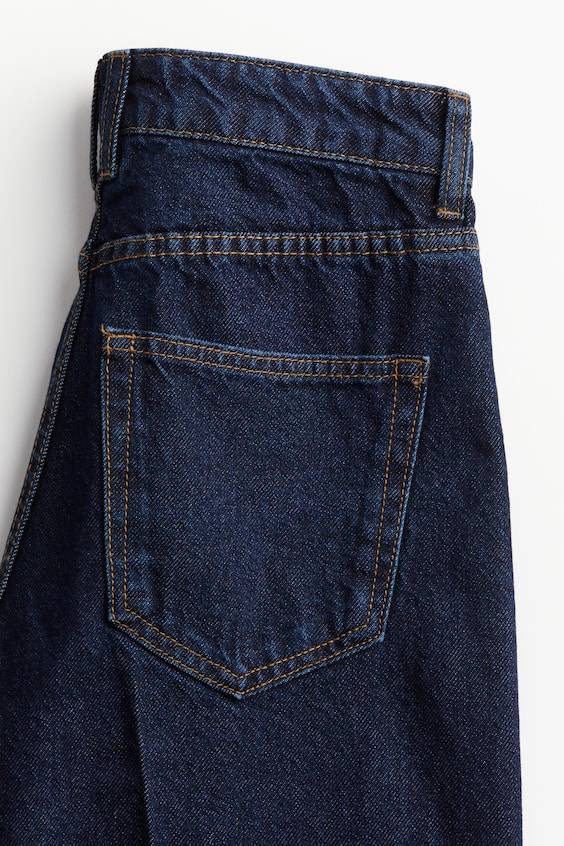 HM Schmal zulaufende Jeans Bügelfalten Weihnachtsangebot