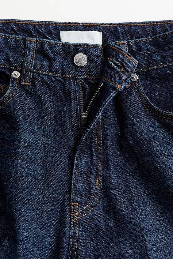 HM Schmal zulaufende Jeans Bügelfalten Weihnachtsangebot
