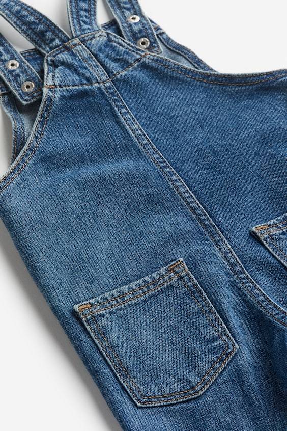 HM Latzhose aus Denim Letzter Tag