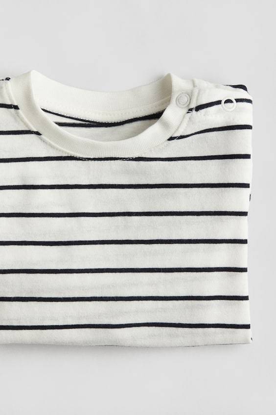 HM 2-teiliges Set mit Shirt und Latzhose Bis zu 60% Rabatt