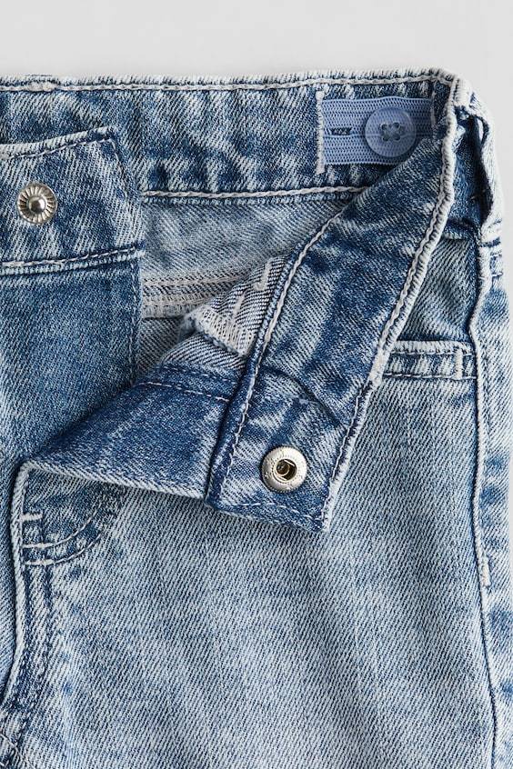 HM Jeans mit herzförmigen Taschen Nur noch ein Tag übrig