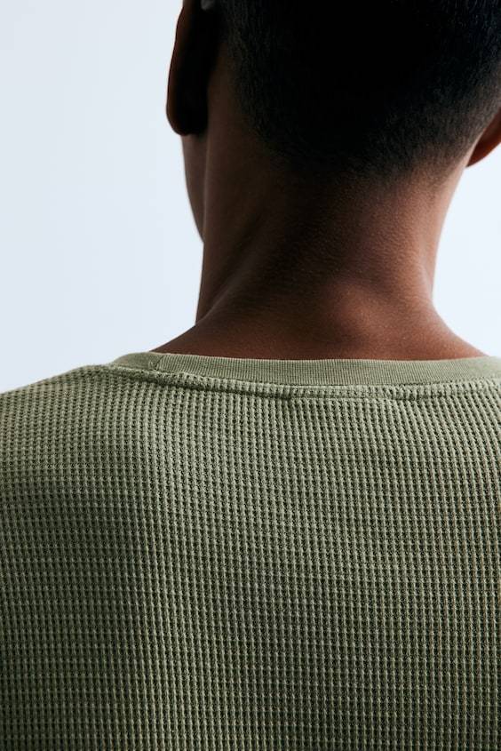 HM Shirt aus Waffeljersey in Slim Fit Bestseller