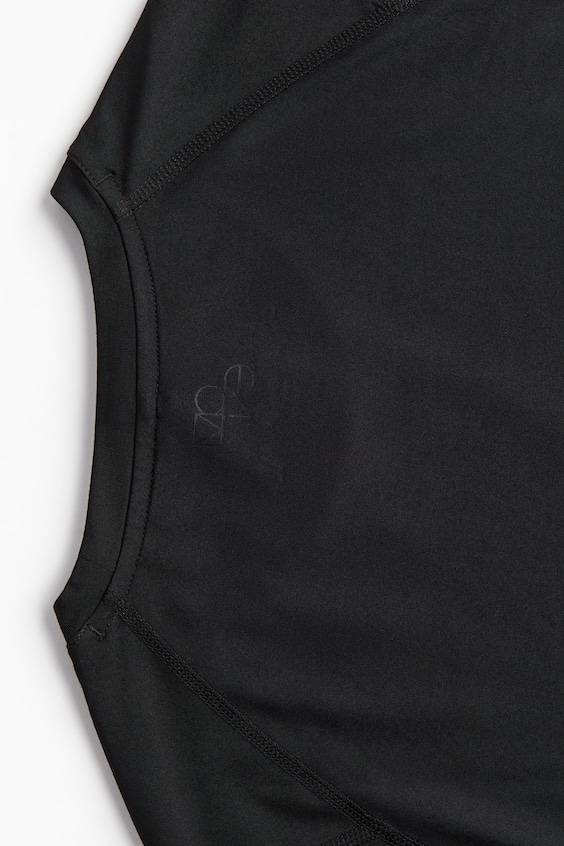 HM Muscle Fit sports top in DryMove™ Hotsell