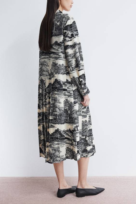 HM Kleid mit Bindekragen Bestseller