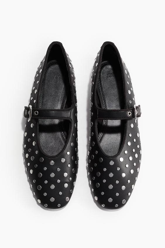 HM Ballerinas im Mary-Jane-Stil mit Nieten Letzter Tag