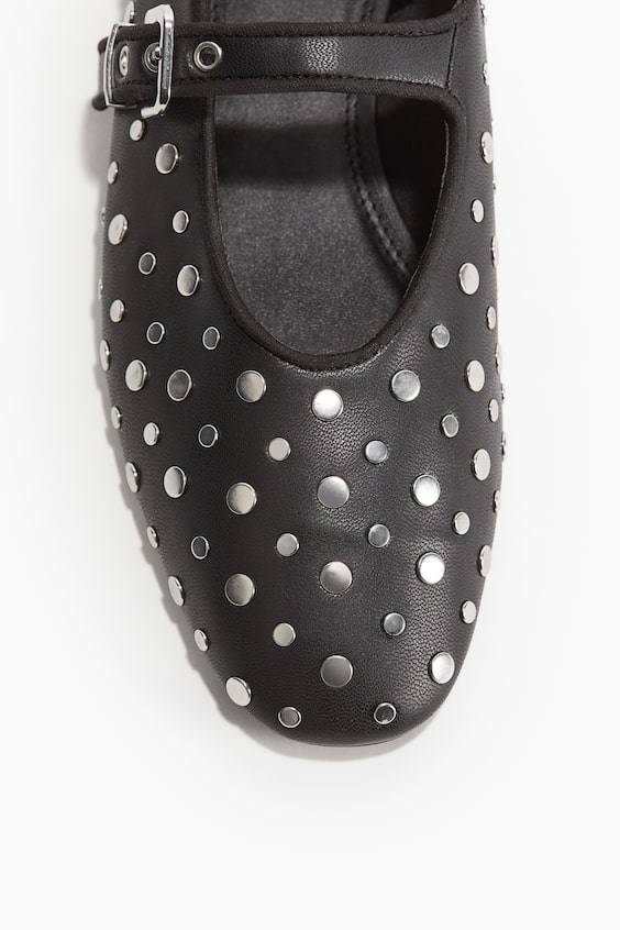 HM Ballerinas im Mary-Jane-Stil mit Nieten Letzter Tag