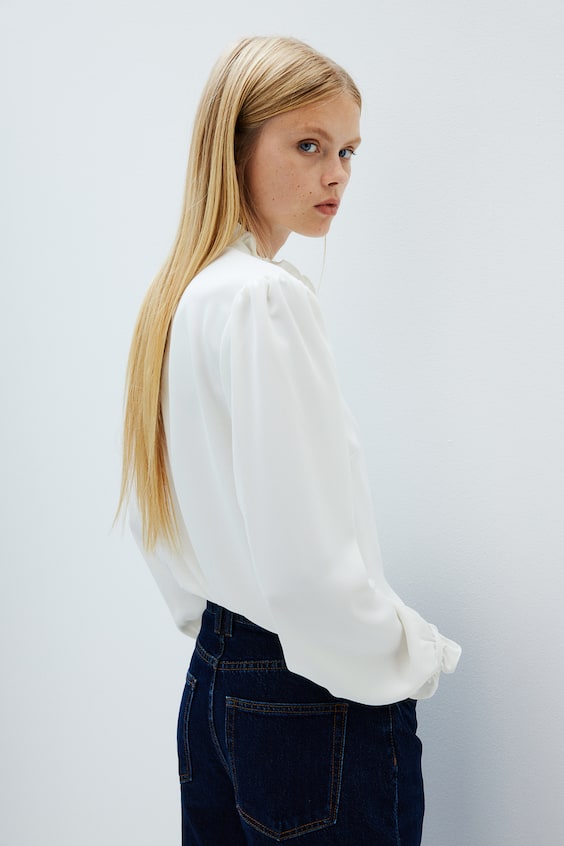 HM Bluse mit Volants im Angebot