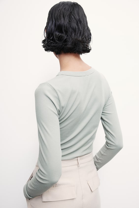 HM Geripptes Shirt aus Modalmix Fabrik Onlineshop