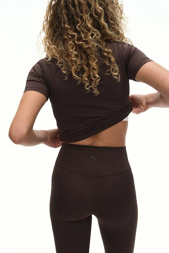 HM Kurzes Sportshirt aus DryMove™ Fabrikverkauf