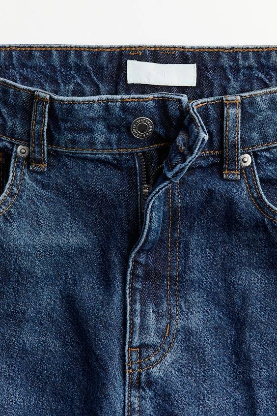 HM Schmal zulaufende Jeans Bügelfalten Online