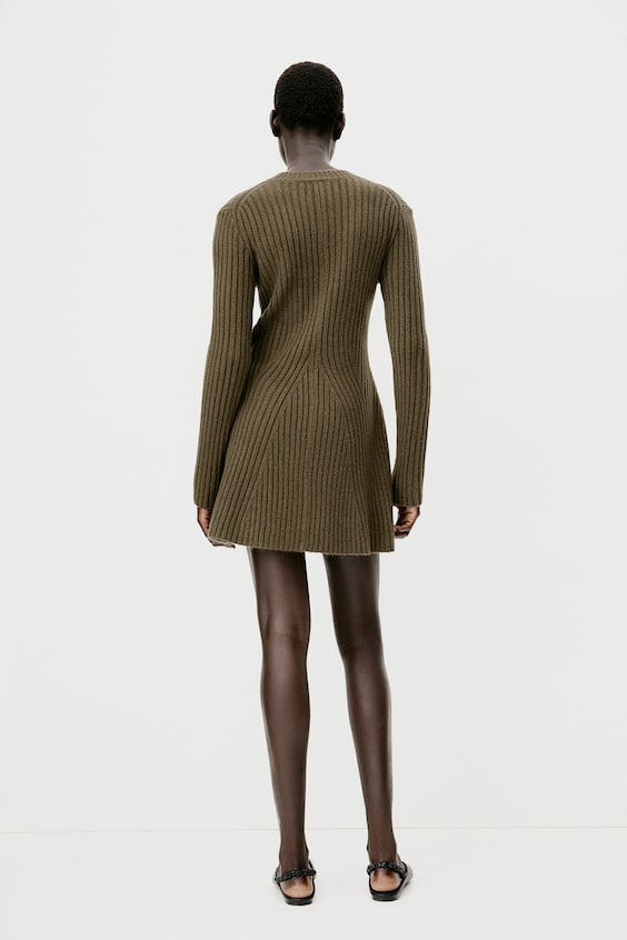 HM Geripptes Strickkleid Outlet