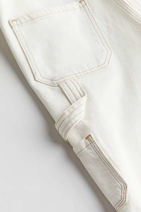 HM Latzhose aus Denim Kauf eins, bekomm eins gratis