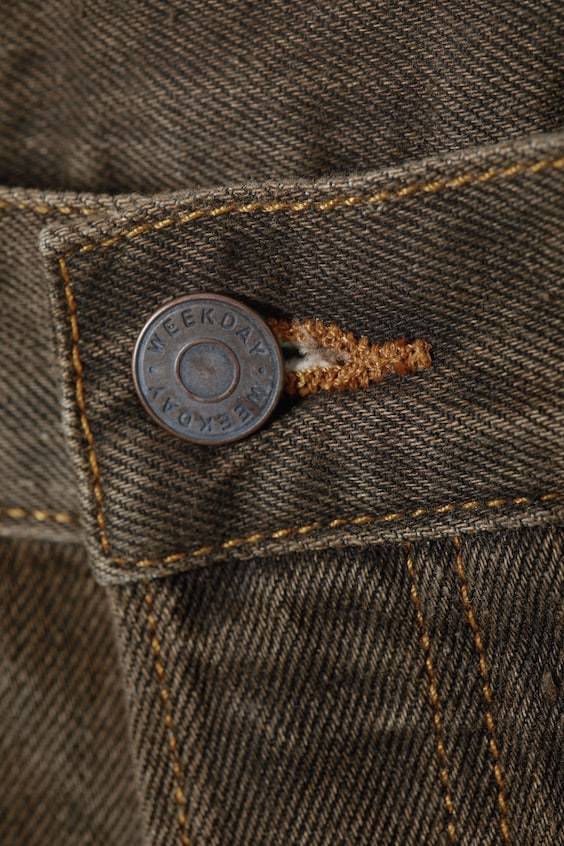 HM Lockere Jeans Sphere mit tief sitzendem Bund Exklusivangebot