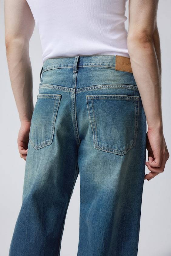 HM Lockere Jeans Sphere mit tief sitzendem Bund Lagerräumung