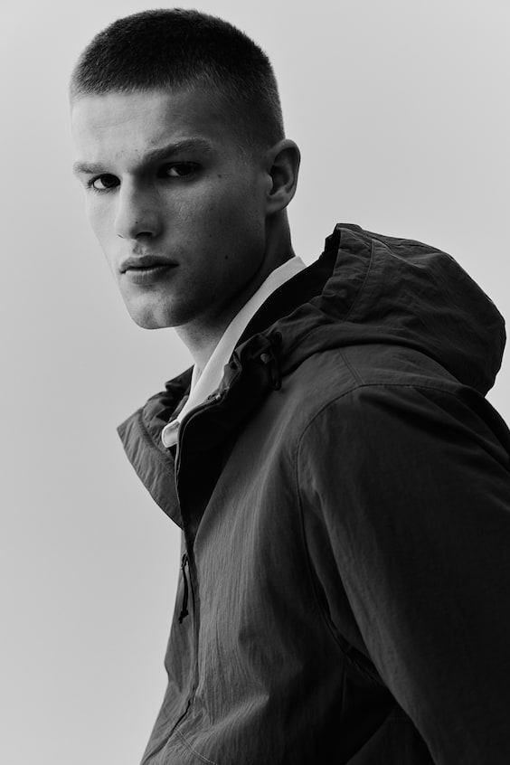 HM Windjacke in Regular Fit Kauf eins, bekomm eins gratis