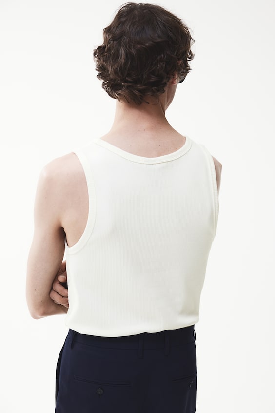 HM Geripptes Tanktop in Slim Fit VIP-Rabatte