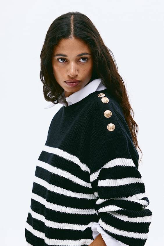 HM Pullover mit Zierknöpfen Preisnachlass