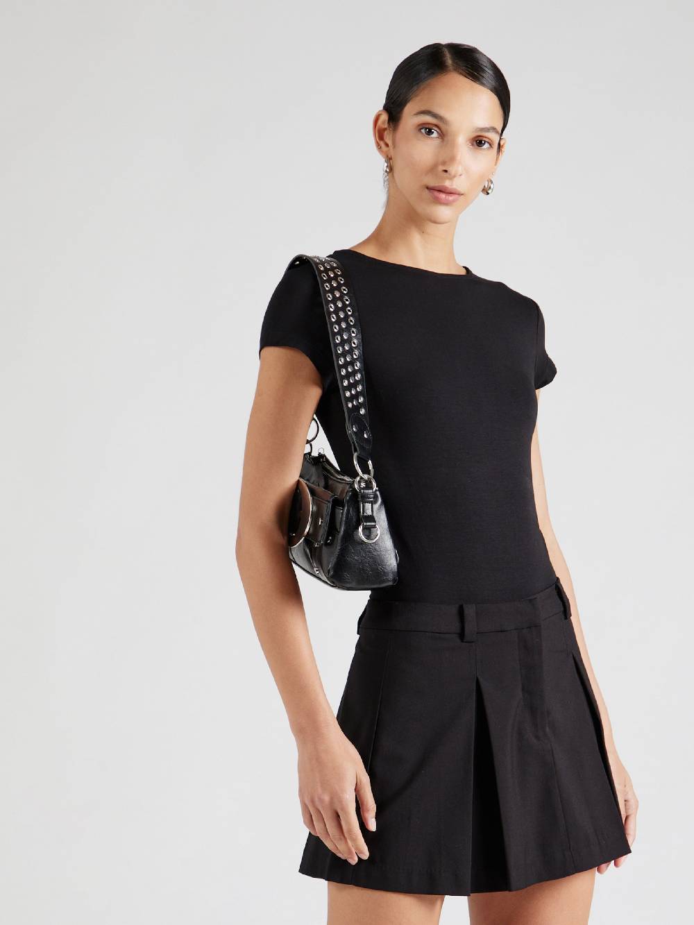 ABOUT YOU Shirt 'Ellinor' in Black, White Auslauf