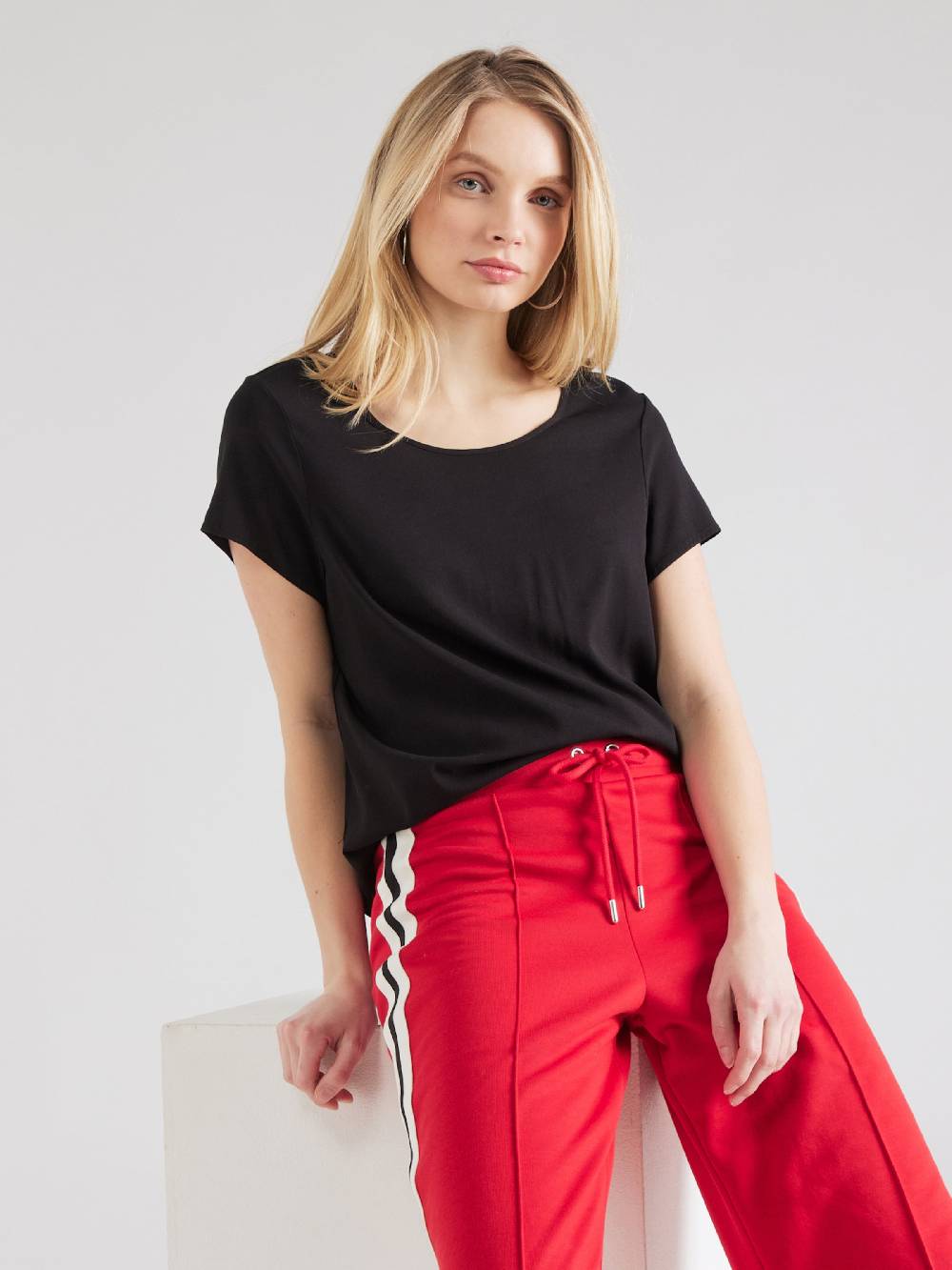 VERO MODA Shirt 'VMBella' in Black Super Sparpreis