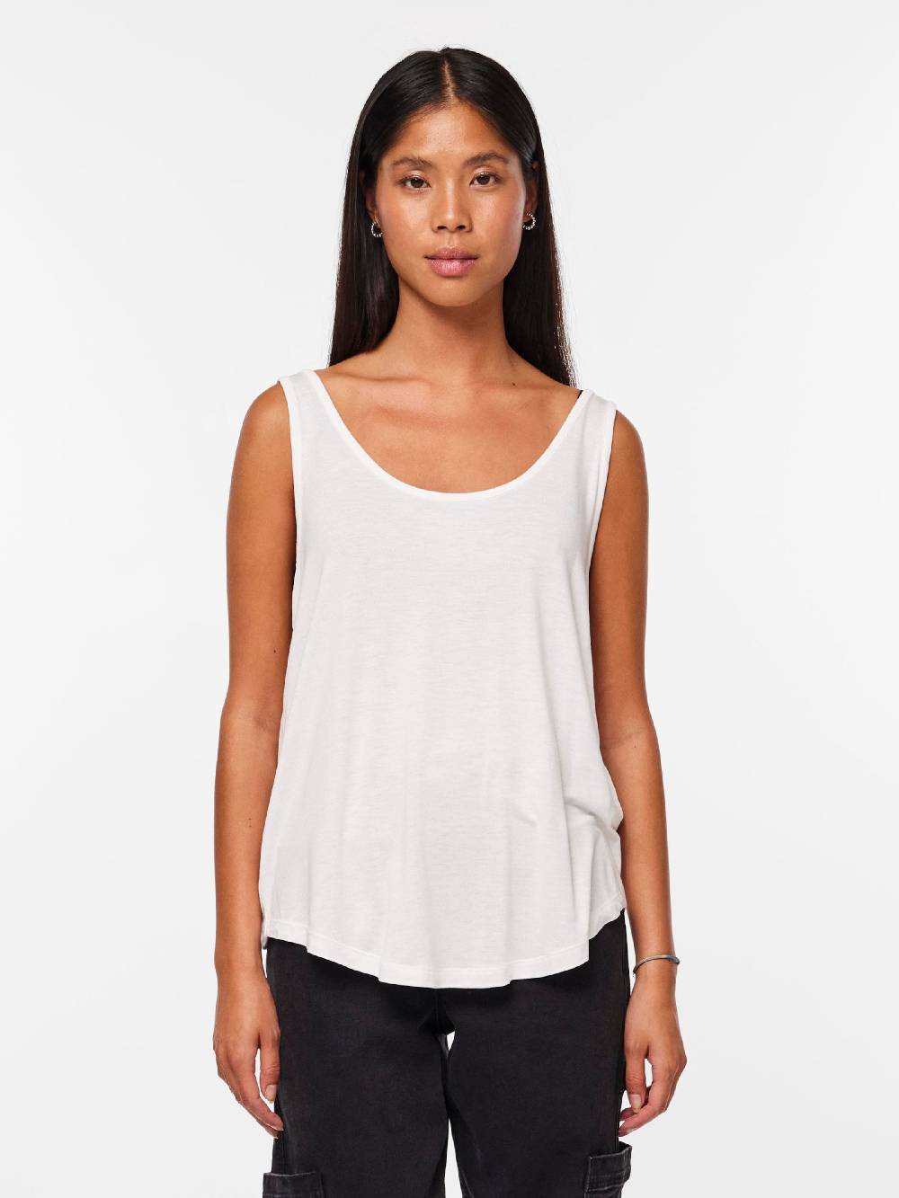 PIECES Top 'BILLO' in White Zeitbegrenzte Promotion