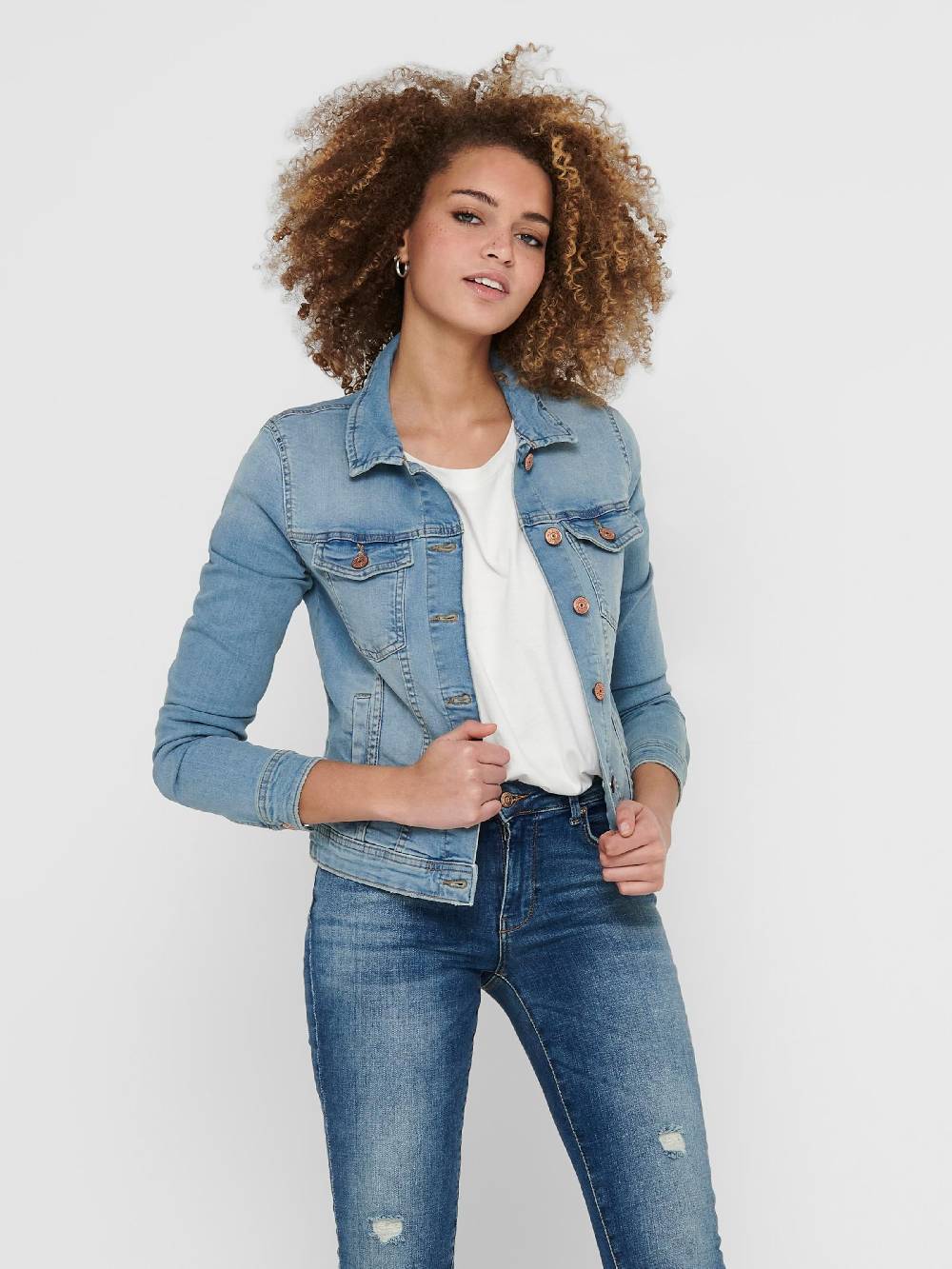 ONLY Between-Season Jacket 'ONLTia' in Blue Denim Vatertagsangebot