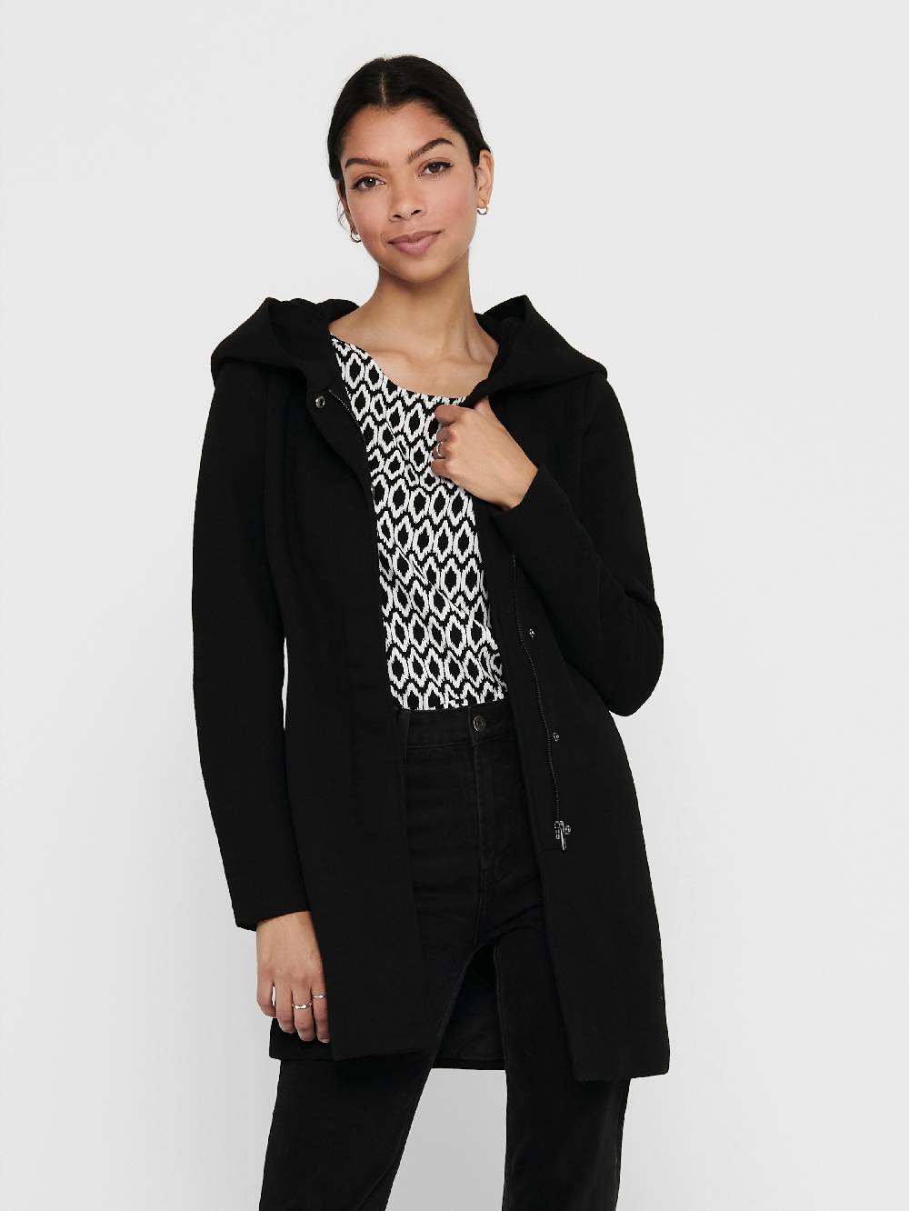 ONLY Between-Seasons Coat 'ONLSedona' in Black Fabrikpreis