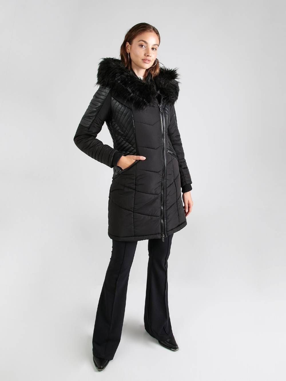 ONLY Winter Coat 'NEW LINETTE' in Black Exklusivangebot