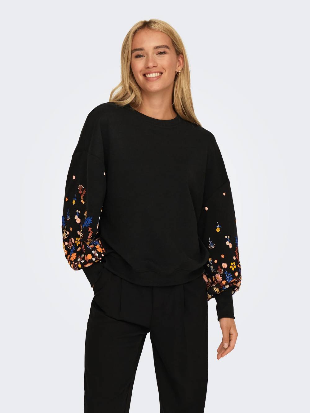 ONLY Sweatshirt 'ONLBrooke' in Black Saisonale Angebote