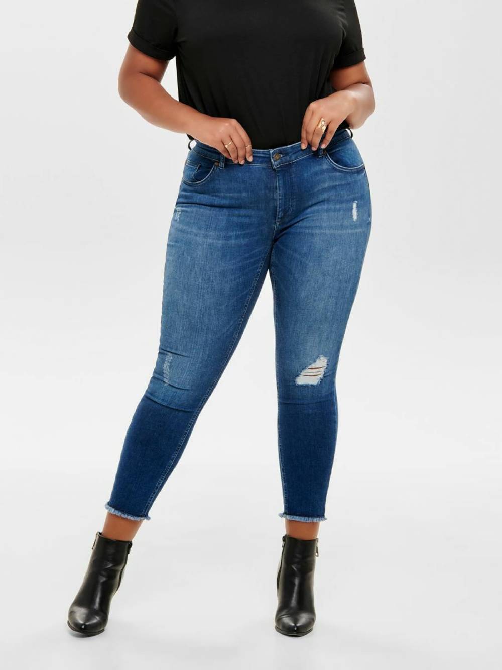 ONLY Carmakoma Skinny Jeans 'Willy' in Blue Denim Saisonale Angebote