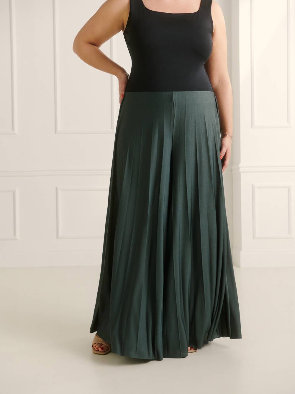 Guido Maria Kretschmer Curvy Wide leg Pants 'Samantha' in Dark Green Tiefpreis