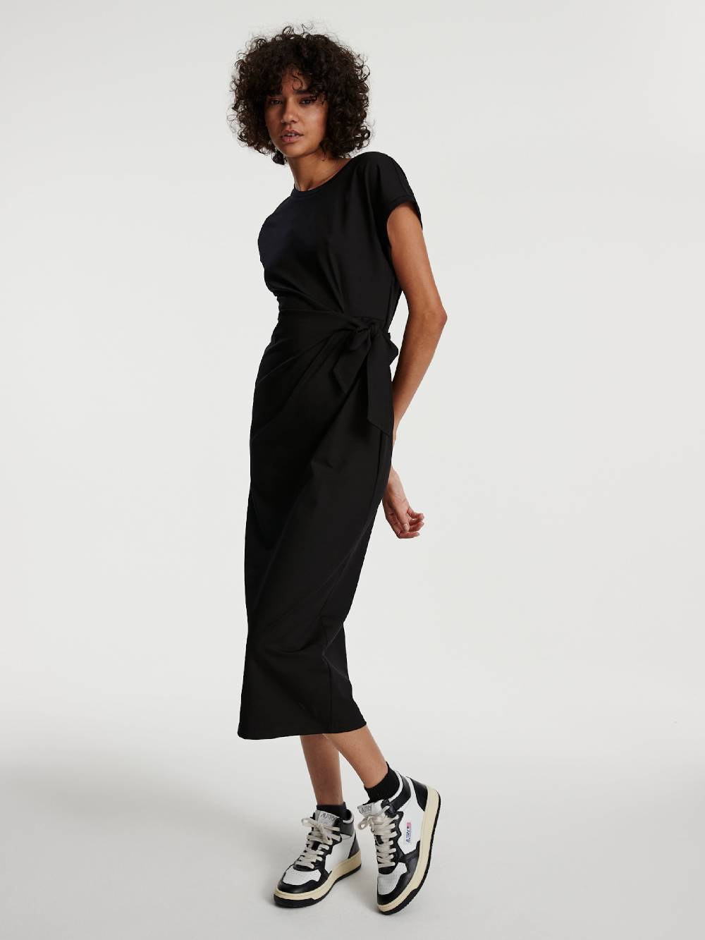 EDITED Dress 'Milla' in Black Discount Store für neue Produkte
