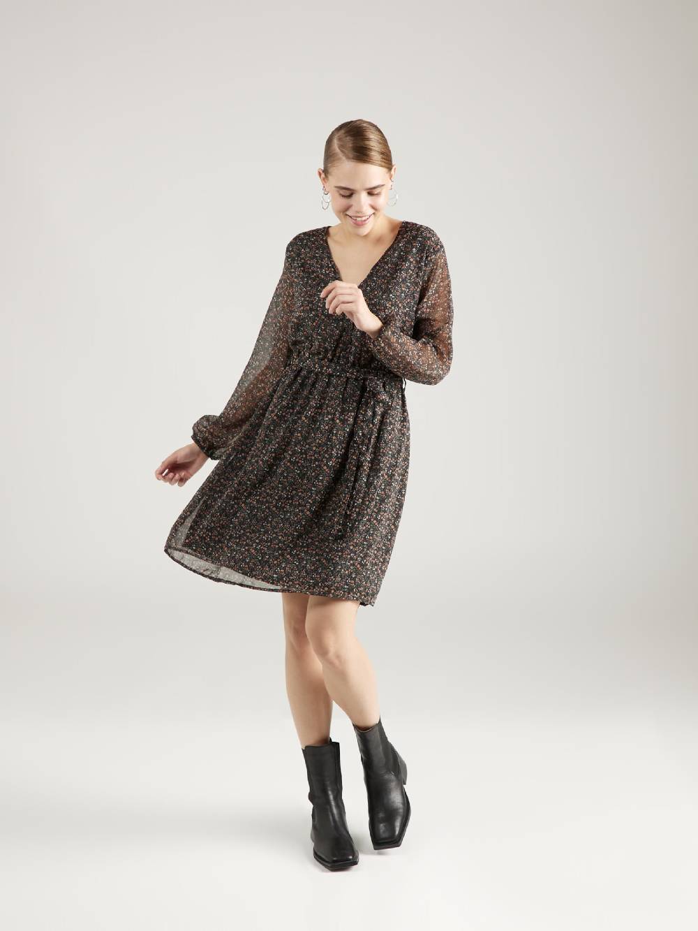 ONLY Dress 'ONLCera' in Black Flash Sale