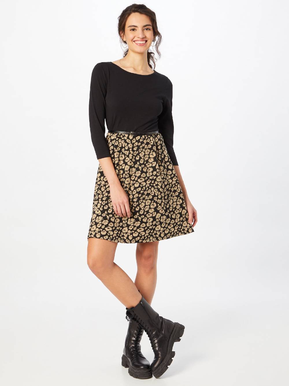 ABOUT YOU Dress 'Giulia' in Black Weihnachtsangebot