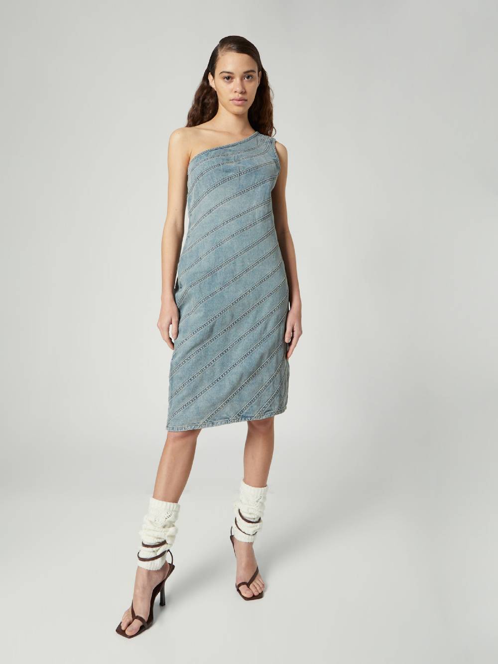 Bella x ABOUT YOU Dress 'Stefanie' in Blue Denim Limitierter Zeitrabatt