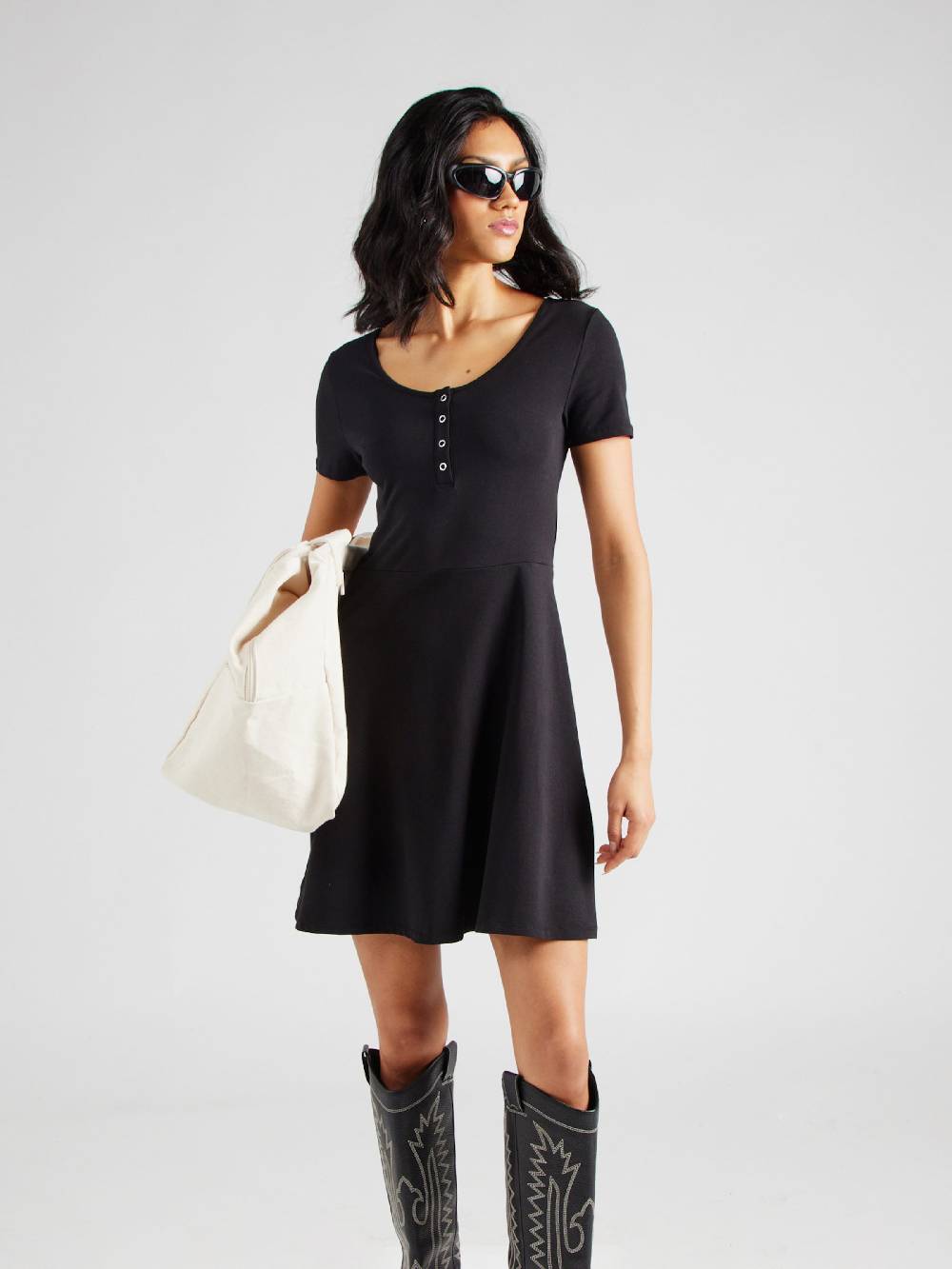 ONLY Dress 'ONLLIVE LOVE' in Black Top Angebot