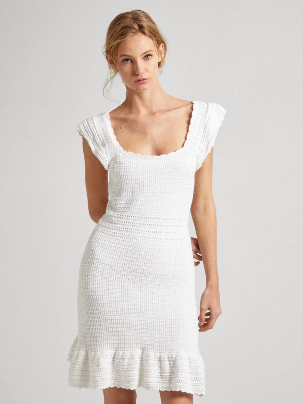 Pepe Jeans Knitted dress ' GESA ' in White Bis zu 50% Rabatt