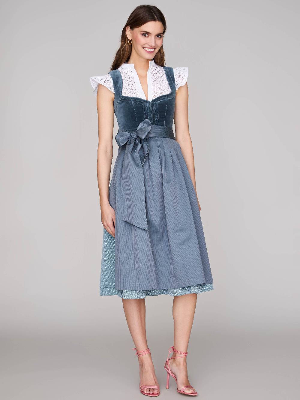 Limberry Blaues Samtdirndl mit Schnursteppung - NELLIE VELVET CLOUD Limitierter Zeitrabatt
