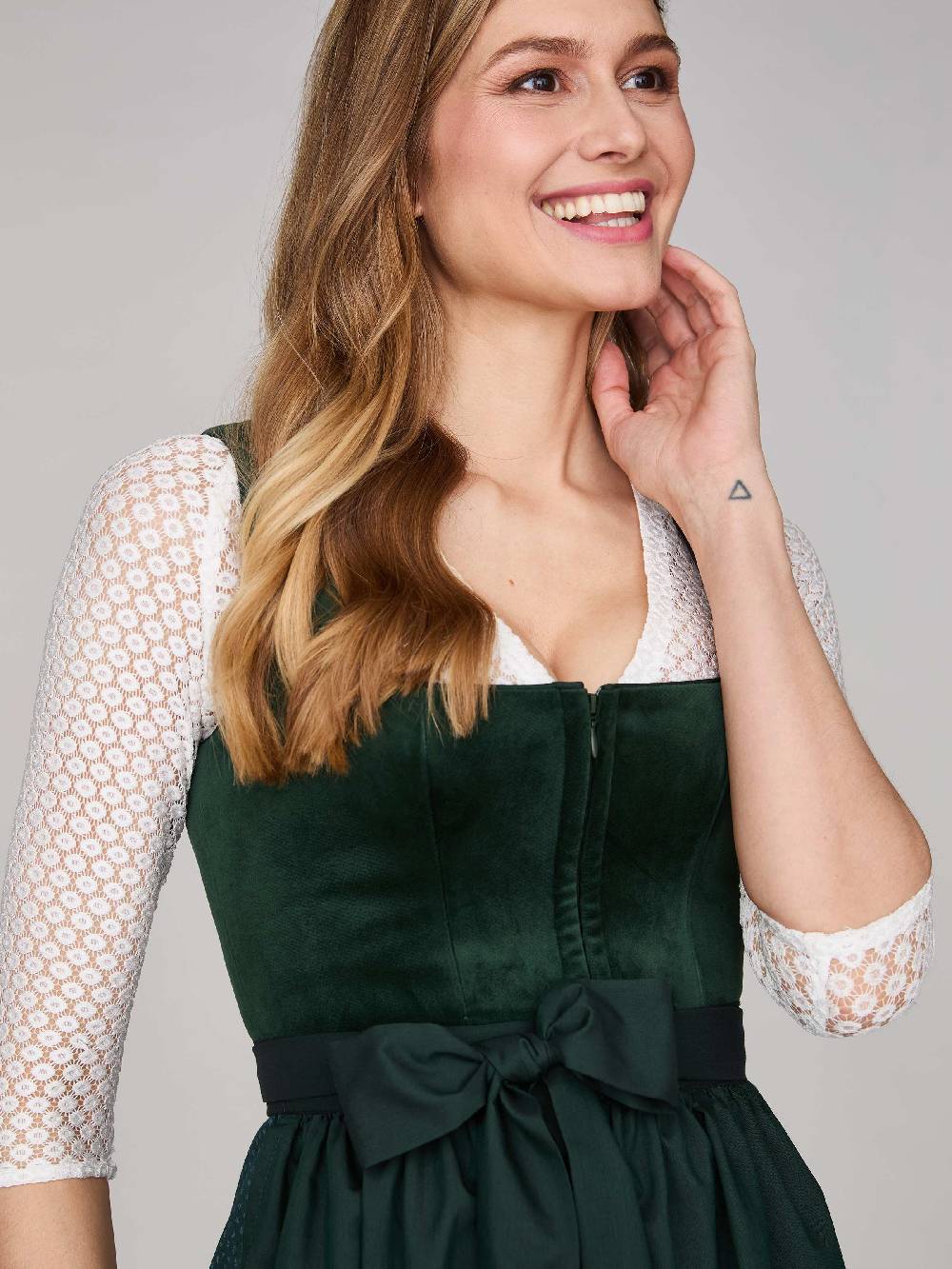Limberry Dunkelgrünes Dirndl mit Samt-Mieder - CLARISSA PINE GROVE Große Rabatte