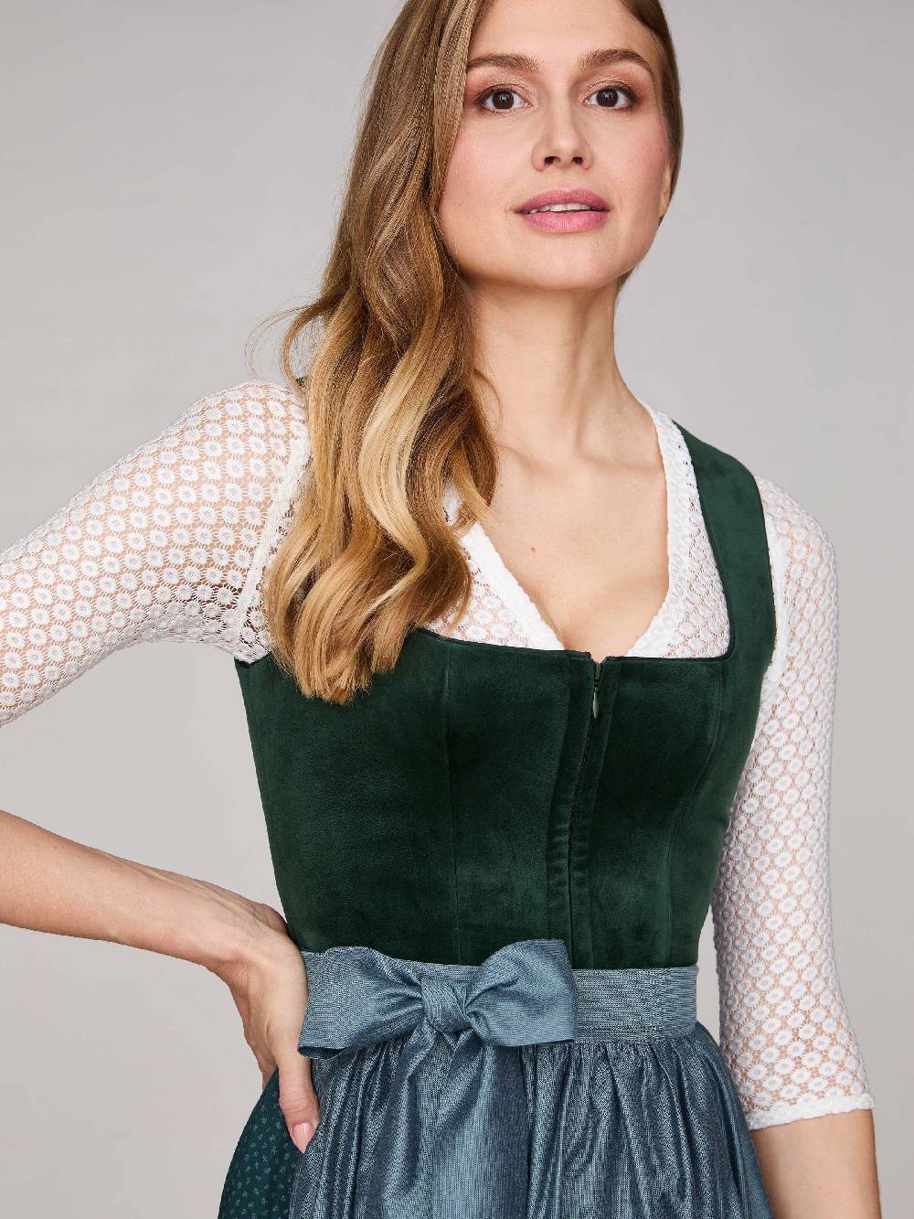 Limberry Dunkelgrünes Dirndl mit Samt-Mieder - CLARISSA PINE GROVE Große Rabatte