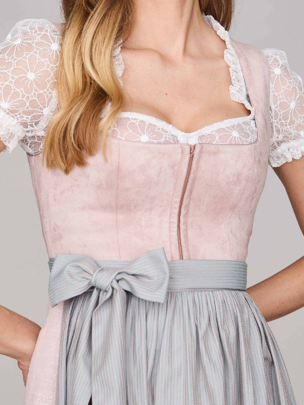 Limberry Rosé-farbenes Dirndl mit Velours-Mieder - ISOBEL VINTAGE ROSE Neuheiten