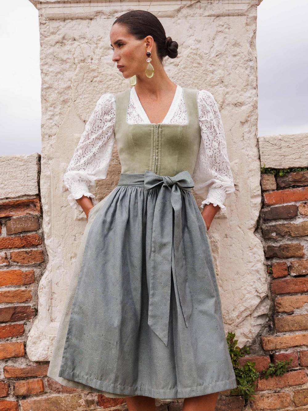 Limberry Salbeigrünes Dirndl mit Samt-Mieder - ROMEE DESERT SAGE Bis zu 50% Rabatt
