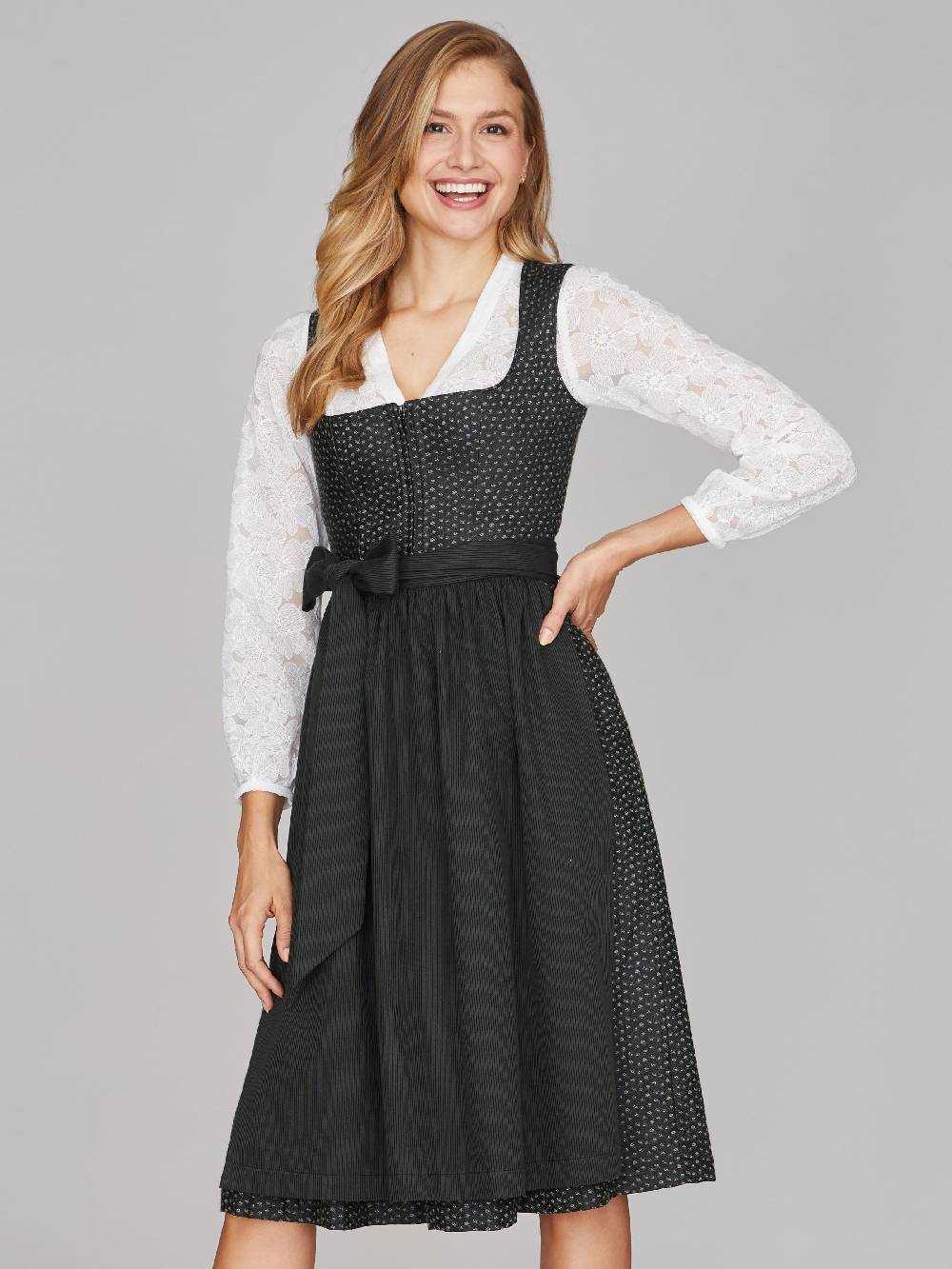 Limberry Weiße Dirndlbluse - LEONIE im Angebot