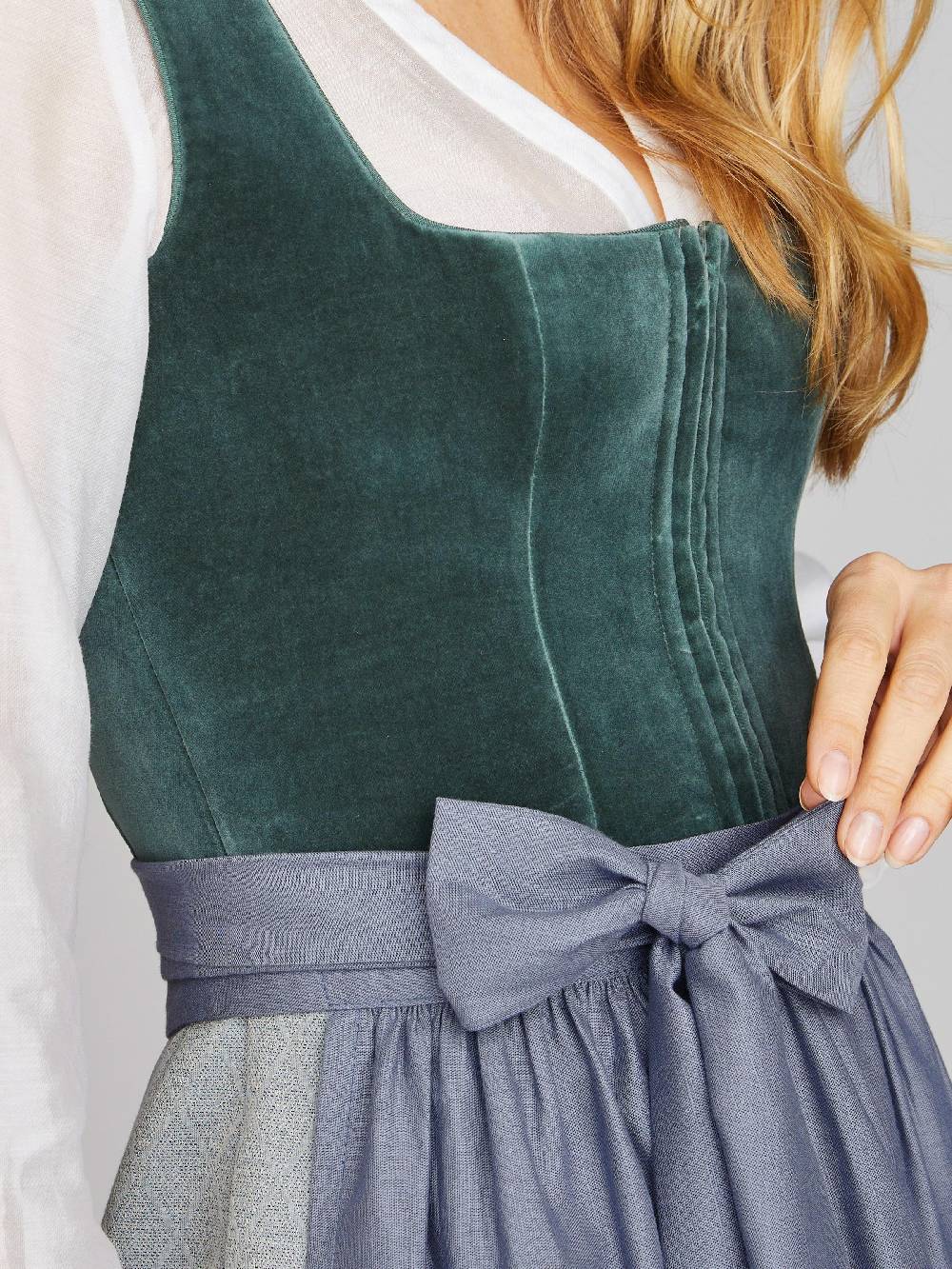 Limberry Dirndl mit Samt-Mieder in Eucalyptus - DELILAH EUCALYPTUS Versandkostenfrei