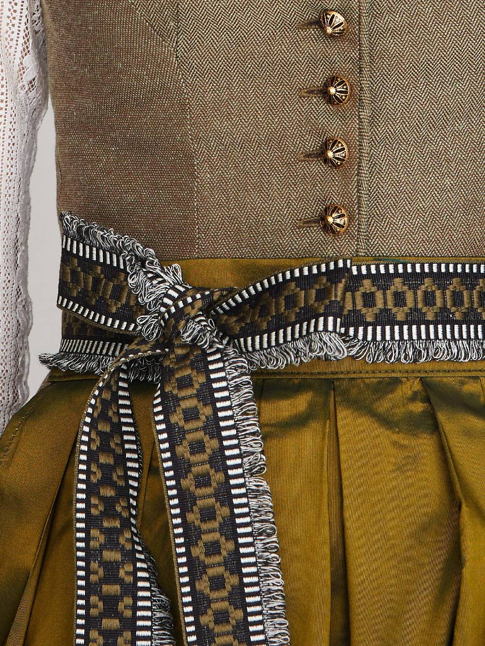 Limberry Olivgrünes Dirndl mit auffallendem Schürzenband - PALOMA OLIV Neueste Mode