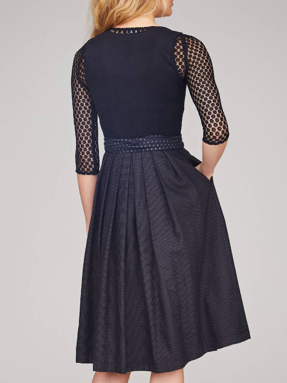 Limberry Schwarzes Dirndl mit Samt-Mieder - LAYLA BLACK Fabrikverkauf