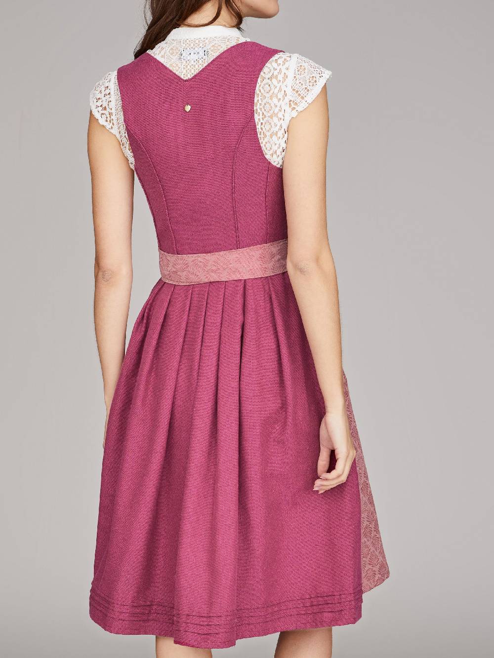 Limberry Beerenfarbenes Dirndl mit goldener Zierschnalle - PALOMA BEERE Letzter Tag