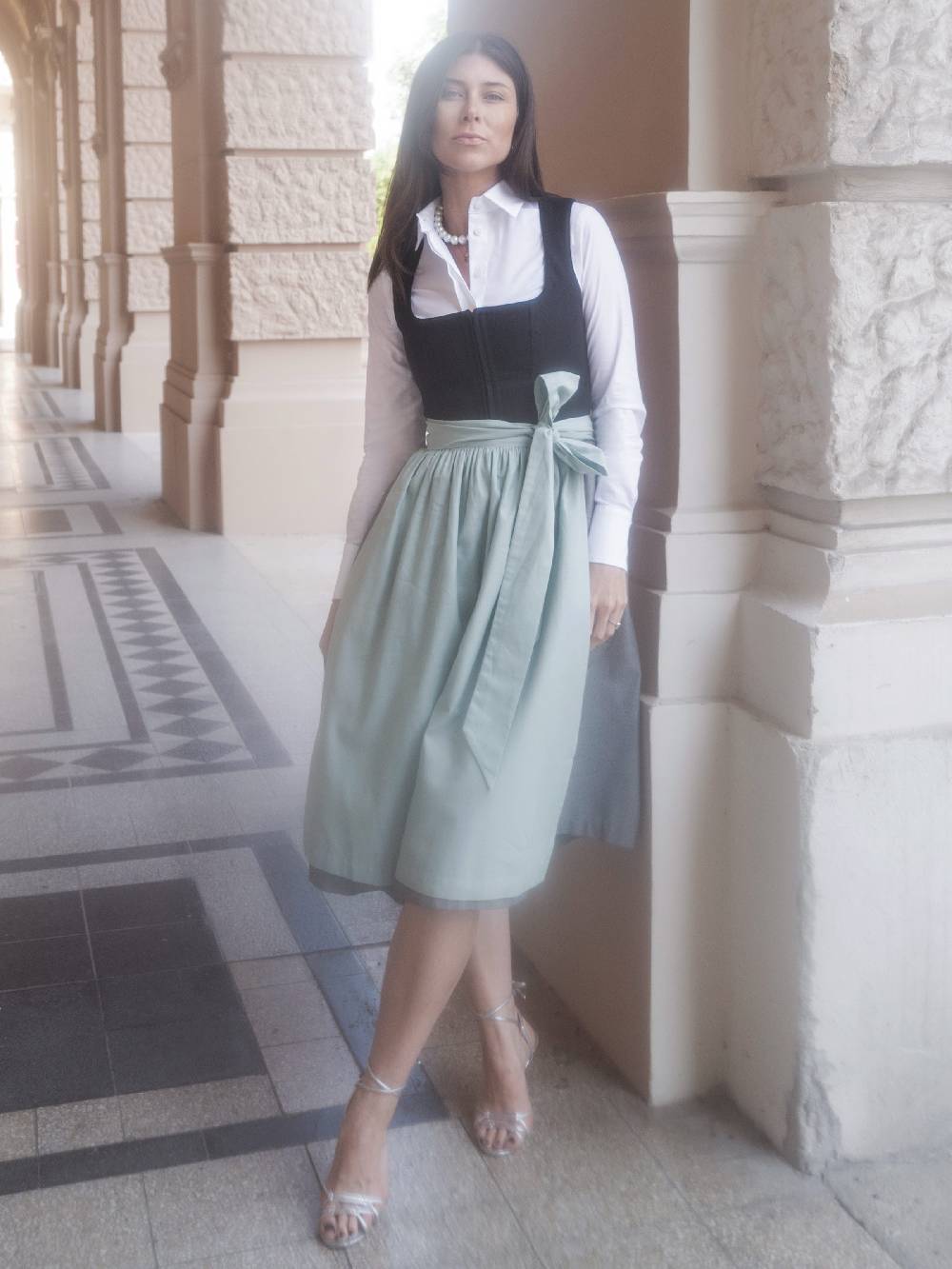 Limberry Schwarzes Dirndl mit Leinen-Mieder - VICKY HEILER X LIMBERRY Bis zu 60% Rabatt