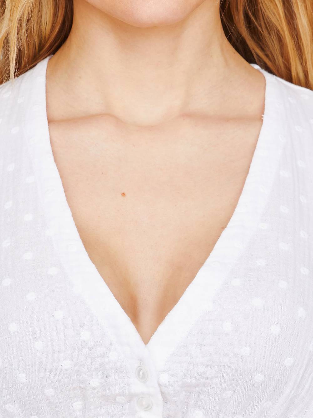 Limberry Weiße Dirndlbluse mit V-Ausschnitt - HAILEY Kostenloser Versand