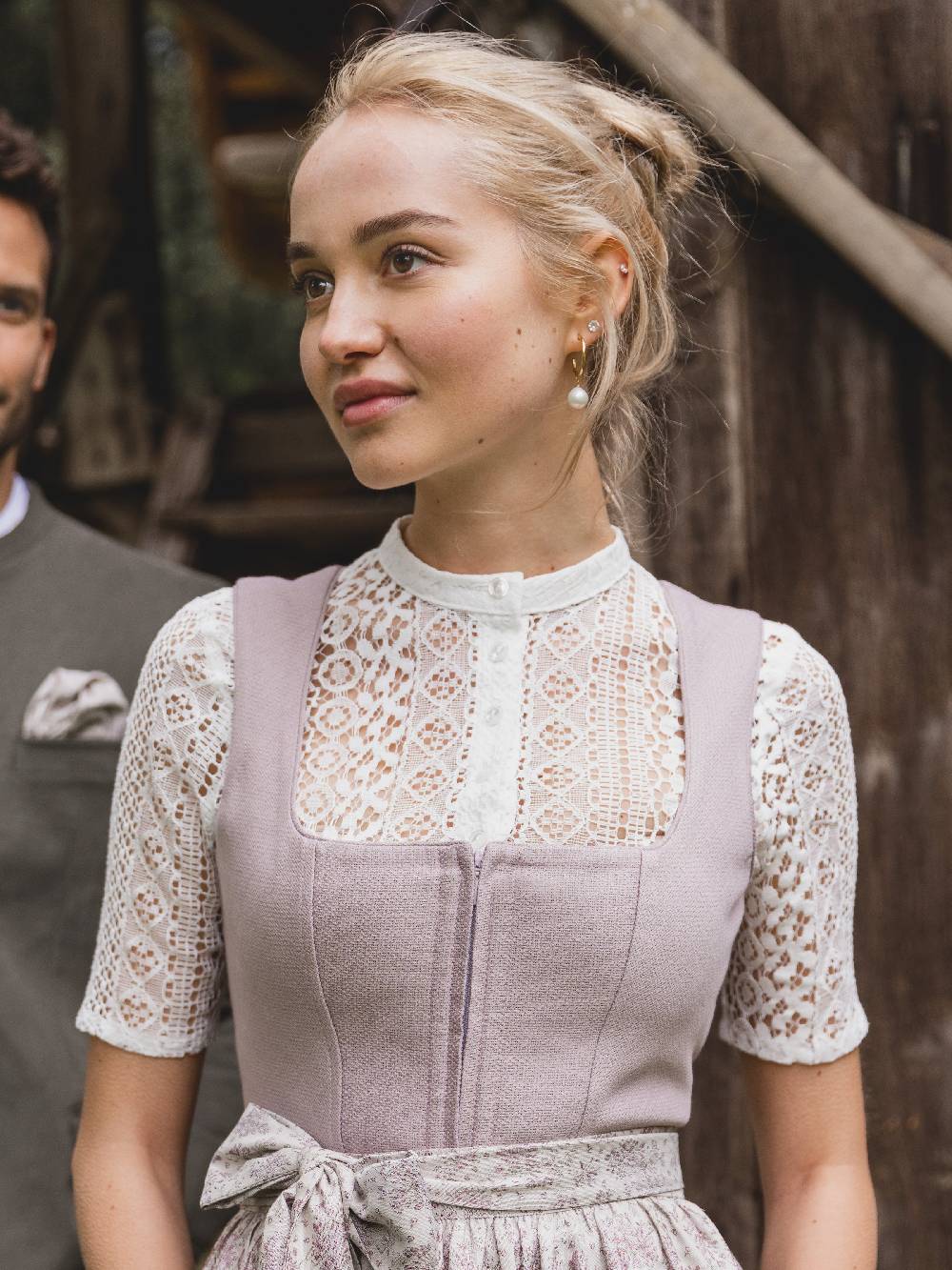 Limberry Cremeweiße Dirndlbluse - MILLA Osterangebot